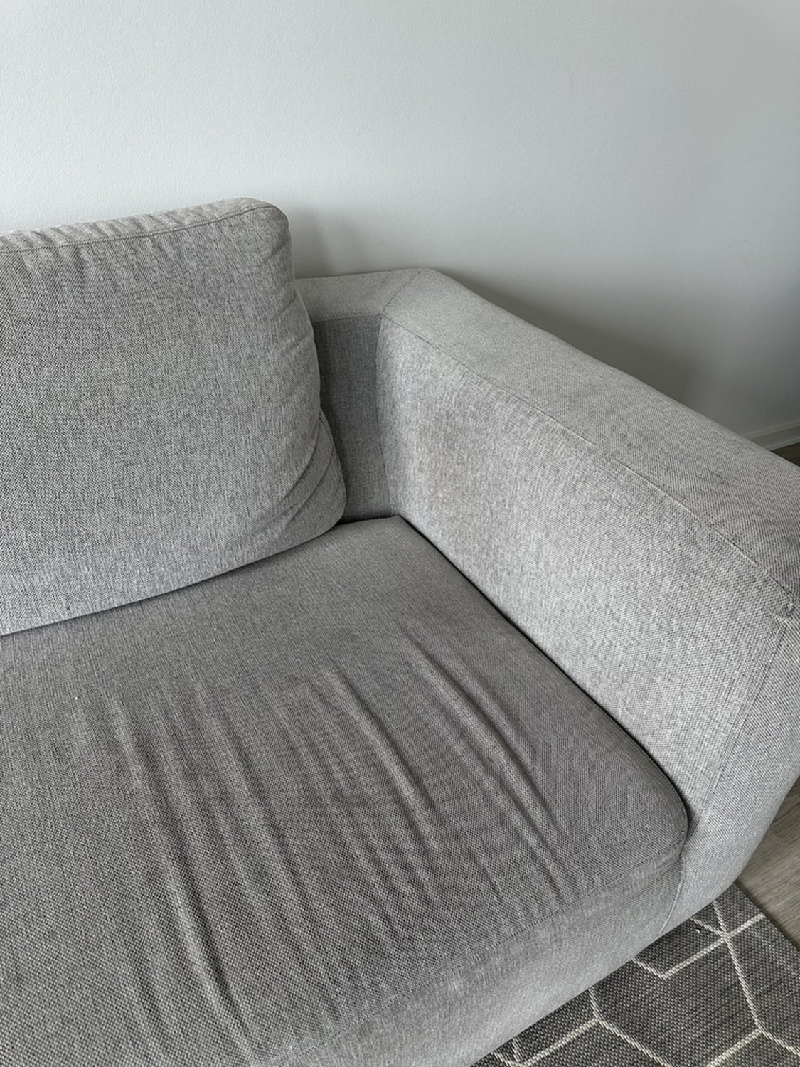 Sofa før rens – pletter og snavs